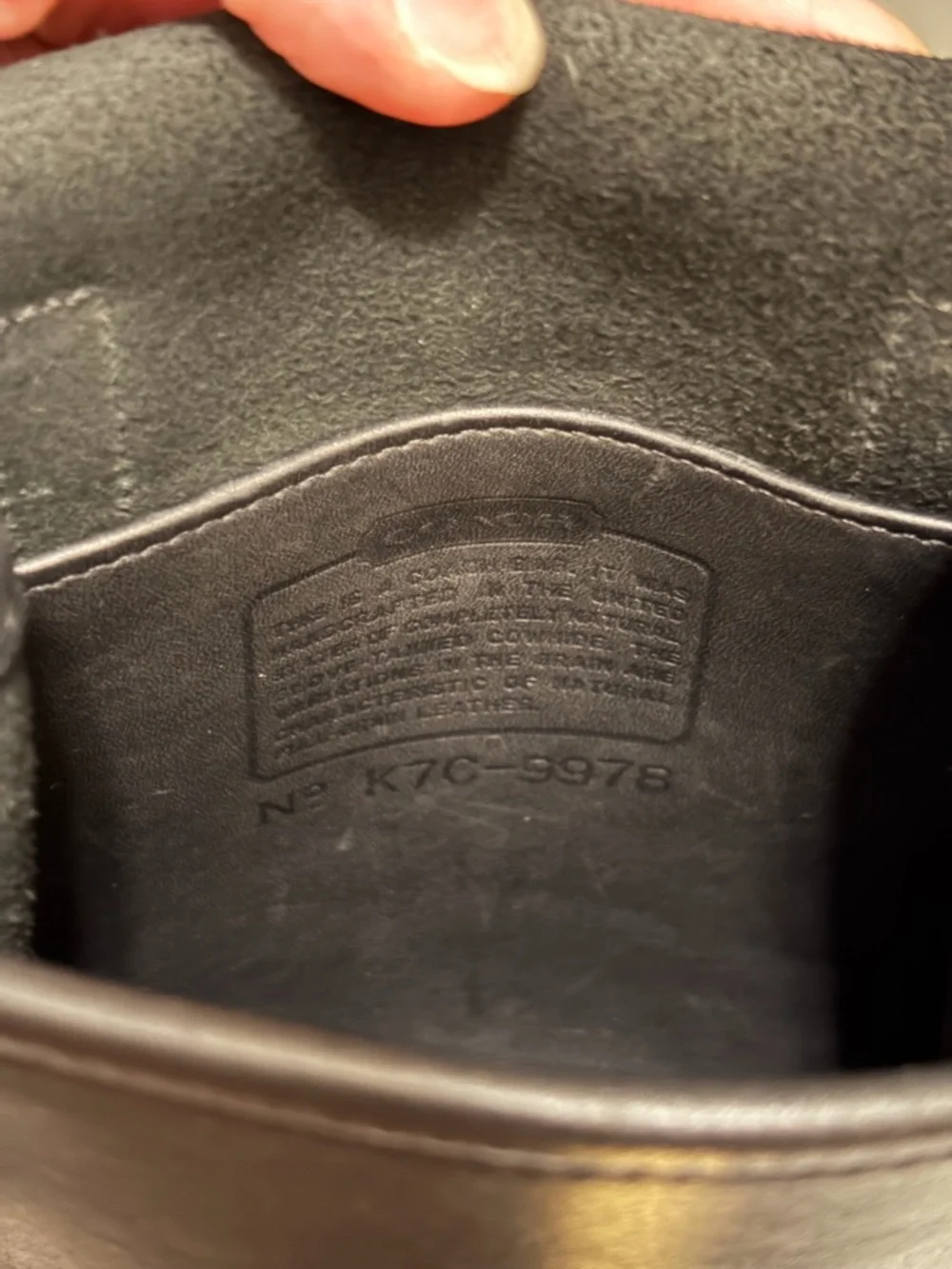 Pristine Vintage Coach Small Sidepack (#9978) Black Leather with Brass Turnlock - Picture 8 of 13